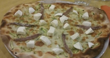 Pizza E Fichi food