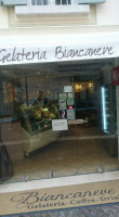 Gelateria Biancaneve outside