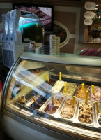 Gelateria Biancaneve food