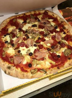 Pizza Pazza food