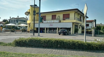 Pasticceria Linda outside