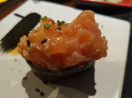 Vogliadisushi food