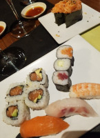 Vogliadisushi food