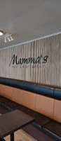 Mammas Pizza inside