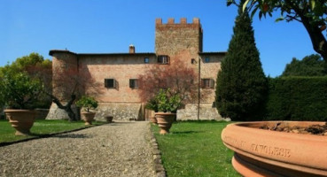 Castello Di Tavolese outside