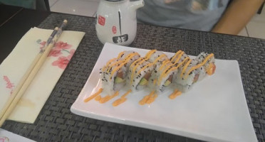 Sisi Sushi food