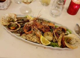 Pesce Amore E Fantasia food