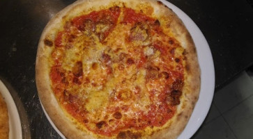 Dandy Pizzeria food