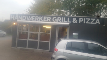 Haandvaerker Grill Pizza outside