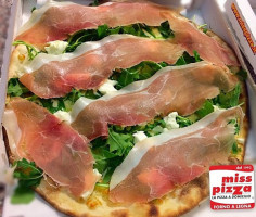 Miss Pizza Tor Vergata food