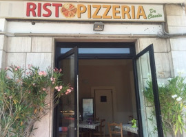 Ristopizzeria Da Claudio inside