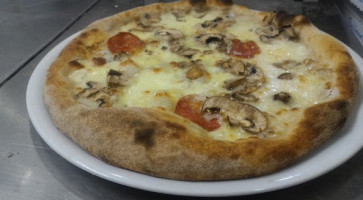 Pizzeria I 4 Spicchi food