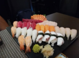 Xin Sushi food