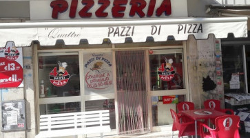 Quattro Pazzi Di Pizza inside