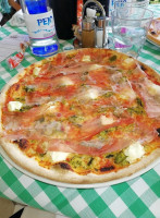 Pizzeria Beghini food