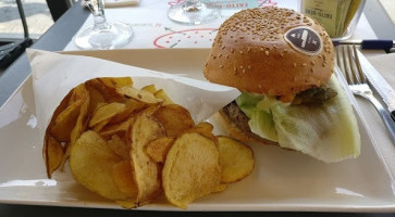 Fatto Bene Burger Buonarroti food