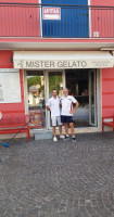 Gelateria Mister Gelato outside