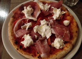 Pizza In Trevi food