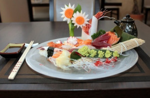 Sushi Oishi food