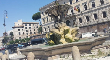 La Bocca Della Veritá outside