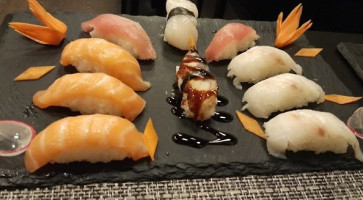 I-sushi food