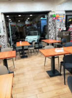 Minipizza Tiburtina inside