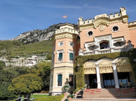 Villa Feltrinelli inside