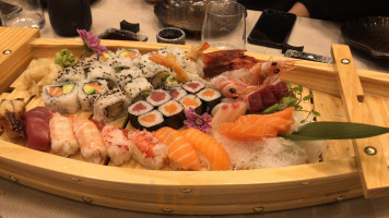 Sushi Yi food