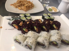 Mu Sushi food