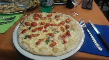 Pizzeria Romana food