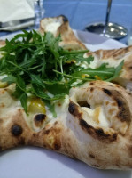 Artusi Pizzeria food