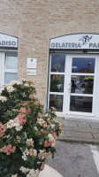 Gelateria Paradiso outside