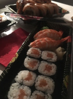 Io Sushi food