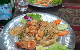 Komenn Thai food