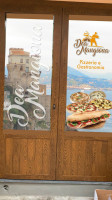 Dea Mangiona Pizzeria E Gastronomia food