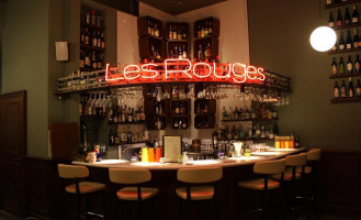 Les Rouges Cucina Cocktails inside