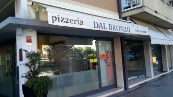 Pizzeria Dal Bronzo outside