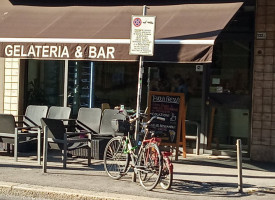 Gelateria Alemanni outside