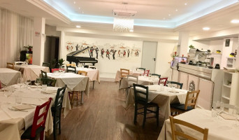 Viale Ceccarini Bistrot food