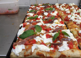 Pistamentuccia Pizza In Teglia Alla Romana food