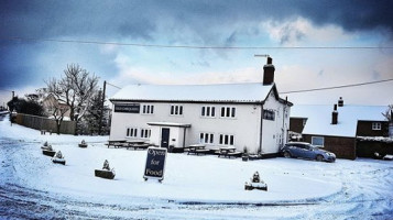 Old Chequers Inn inside