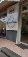 Pasticceria Mendolia outside