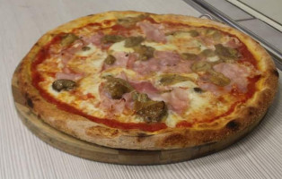 Pizzeria Non Stop food