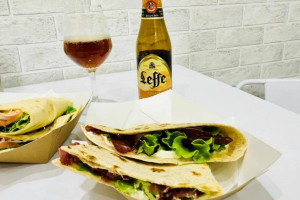 Sedici Piadina food