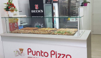 Punto Pizza food