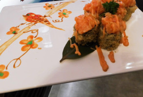 Yami Sushi food