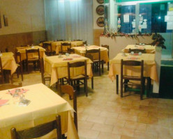 Pizzeria Partenope inside