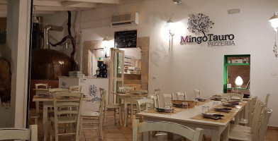 Mingotauro Pizzeria food