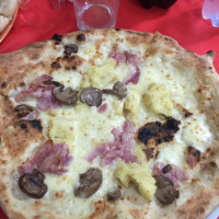 Pizzeria La Nuova Saporita food