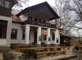 Restaurace A Penzion Pyšelka inside